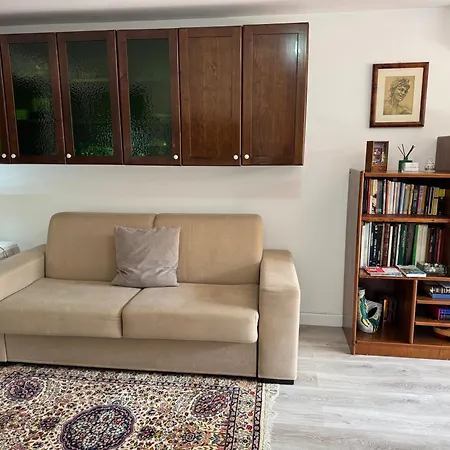 Petronilla Apartment *