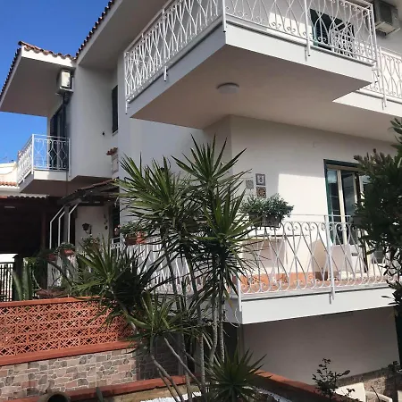 Petronilla Apartment